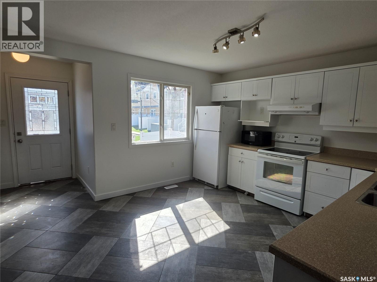 2195 Toronto Street, Regina, Saskatchewan  S4P 0B7 - Photo 12 - SK037101