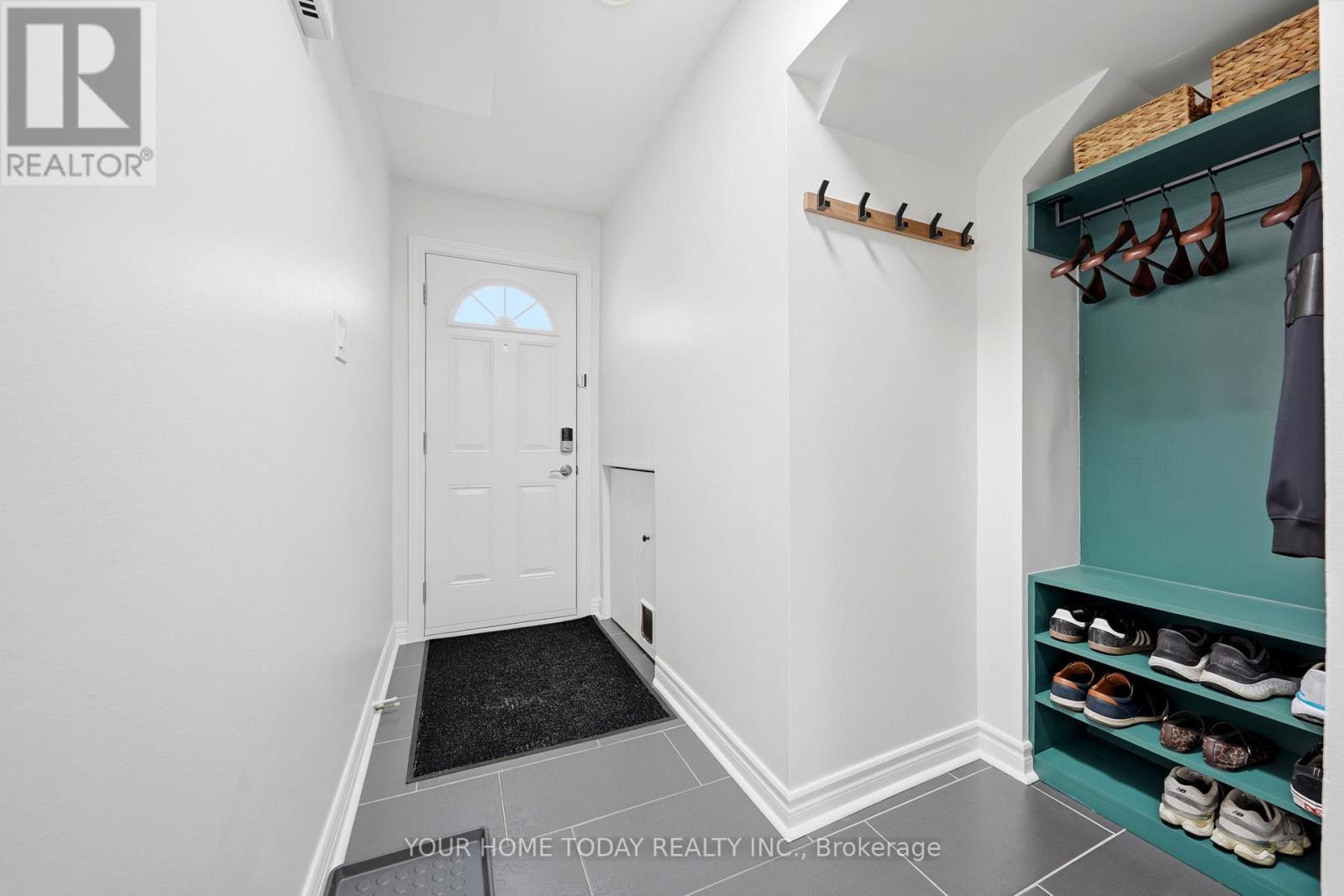 34 Stewart Maclaren Road, Halton Hills, Ontario  L7G 5L9 - Photo 3 - W13175874