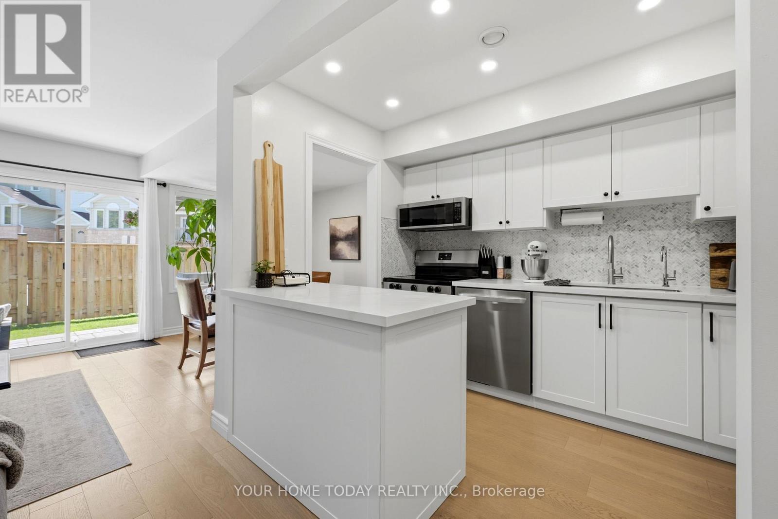 34 Stewart Maclaren Road, Halton Hills, Ontario  L7G 5L9 - Photo 6 - W13175874