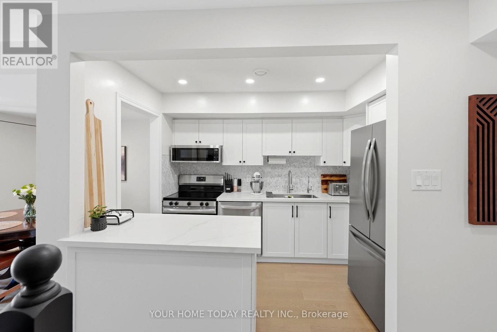 34 Stewart Maclaren Road, Halton Hills, Ontario  L7G 5L9 - Photo 7 - W13175874
