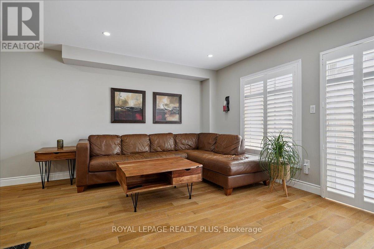 5300 Palmetto Place, Mississauga, Ontario  L5M 0C7 - Photo 3 - W13175902