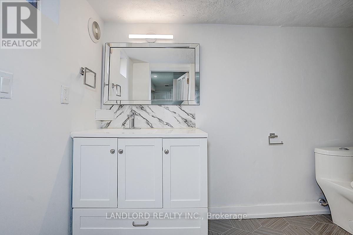 Lower - 56 Bicknell Avenue, Toronto, Ontario  M9M 4G5 - Photo 22 - W13175916