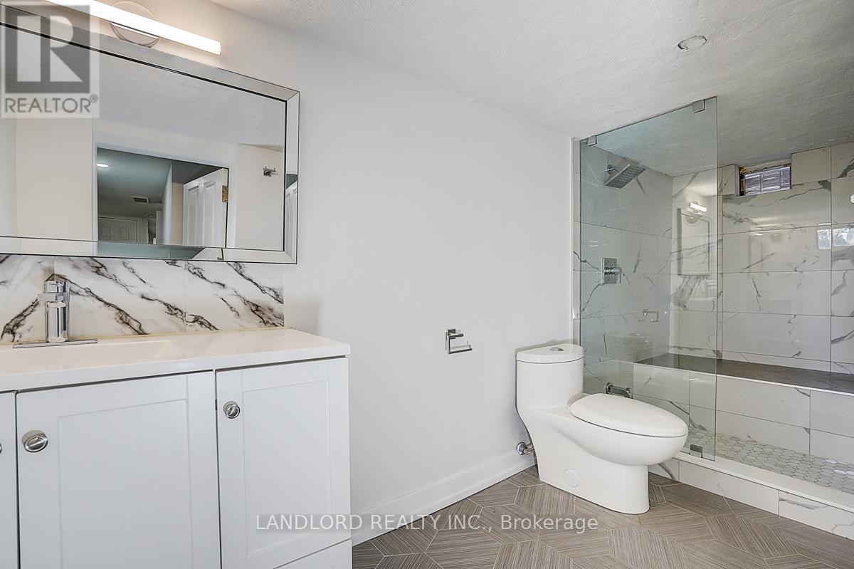 Lower - 56 Bicknell Avenue, Toronto, Ontario  M9M 4G5 - Photo 26 - W13175916