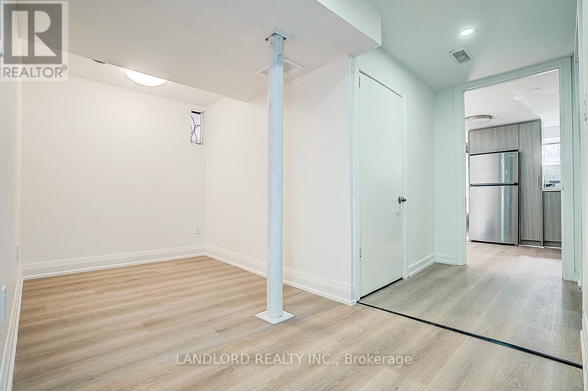 Lower - 56 Bicknell Avenue, Toronto, Ontario  M9M 4G5 - Photo 31 - W13175916