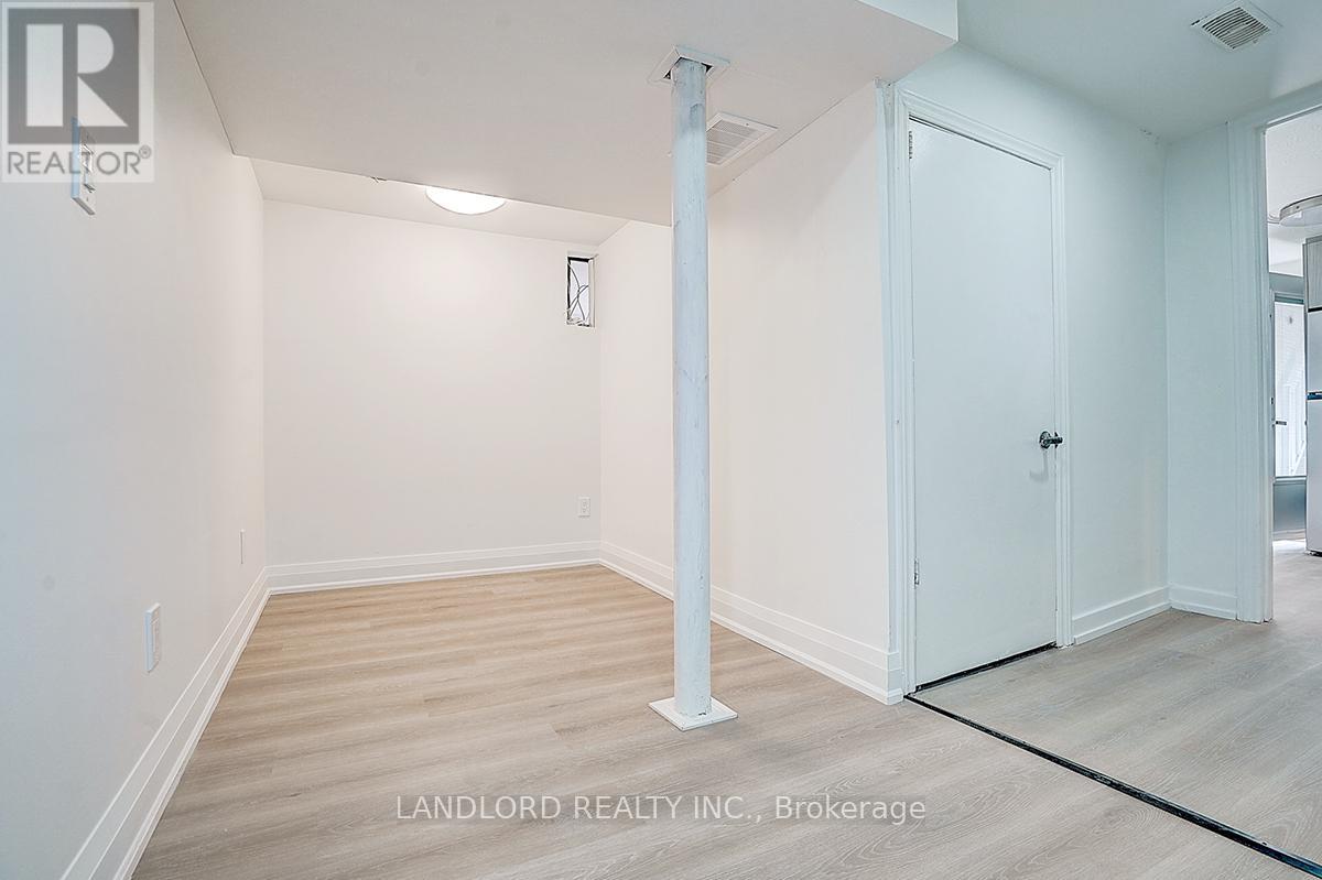 Lower - 56 Bicknell Avenue, Toronto, Ontario  M9M 4G5 - Photo 32 - W13175916