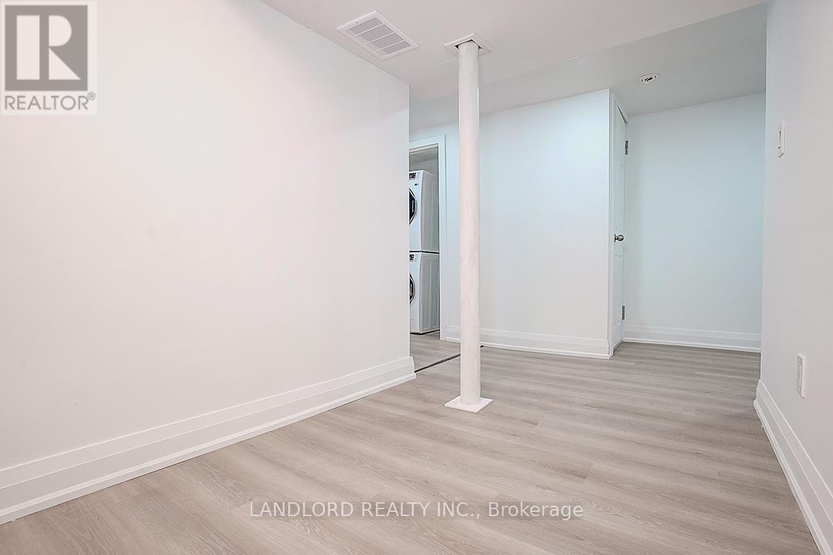 Lower - 56 Bicknell Avenue, Toronto, Ontario  M9M 4G5 - Photo 34 - W13175916