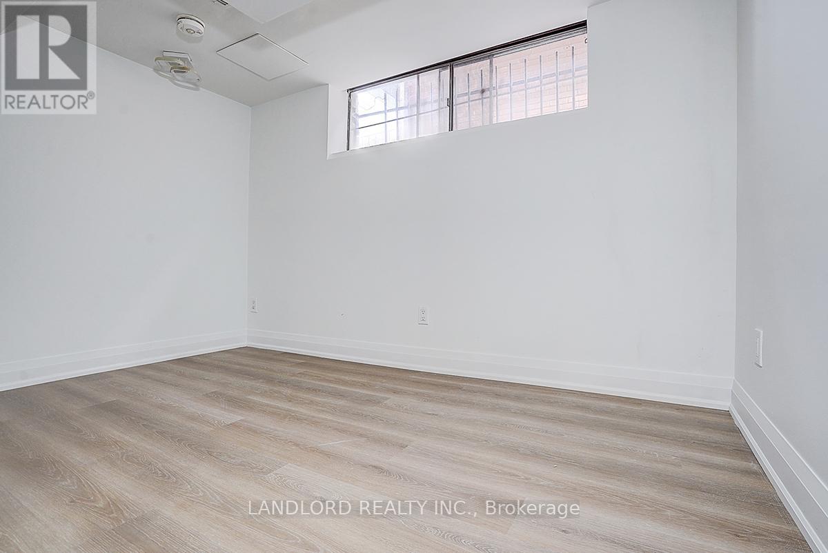 Lower - 56 Bicknell Avenue, Toronto, Ontario  M9M 4G5 - Photo 36 - W13175916
