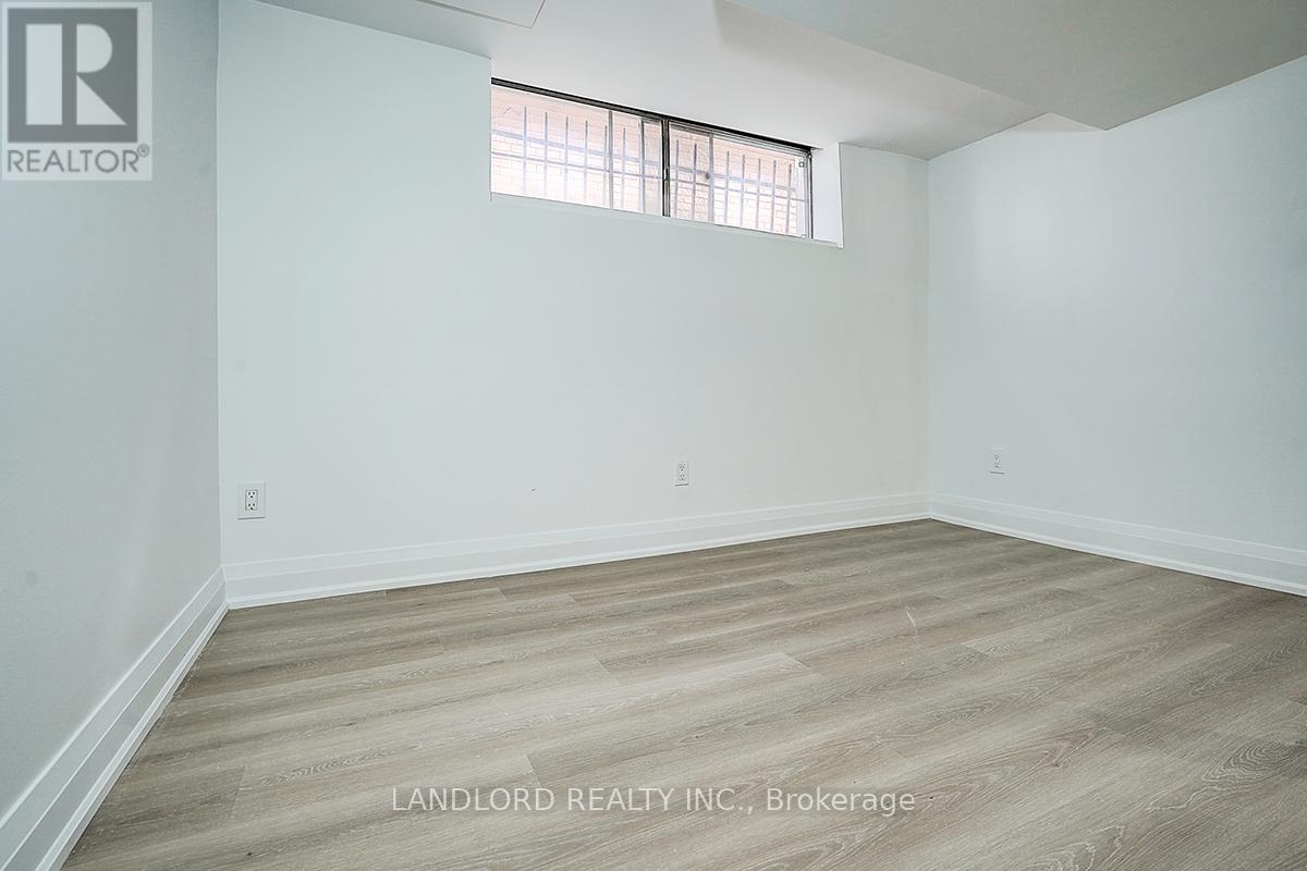 Lower - 56 Bicknell Avenue, Toronto, Ontario  M9M 4G5 - Photo 39 - W13175916