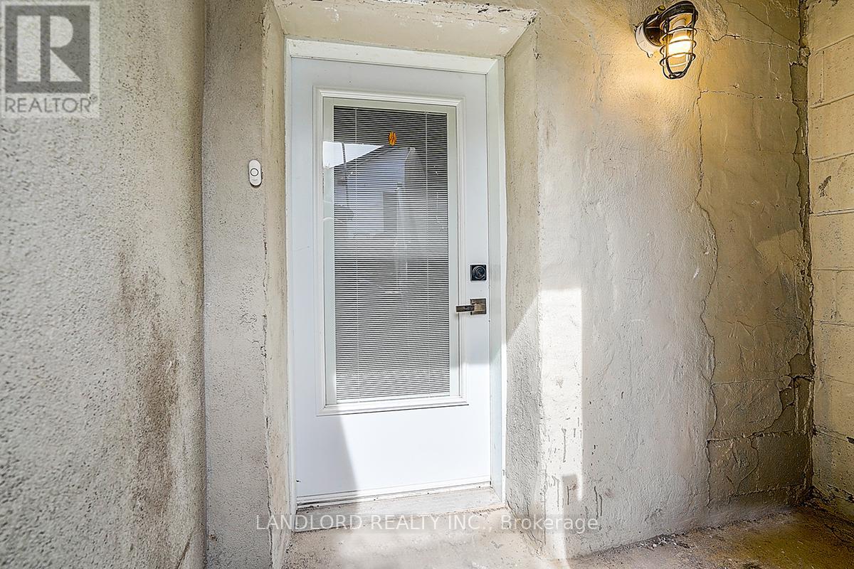Lower - 56 Bicknell Avenue, Toronto, Ontario  M9M 4G5 - Photo 7 - W13175916