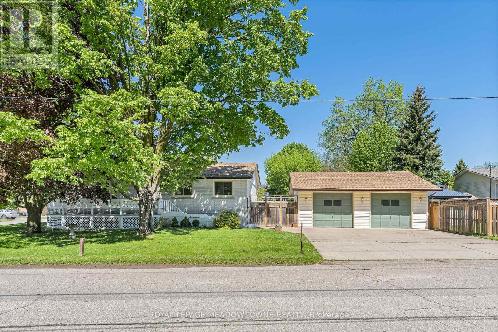 17 COLLEGE STREET, Halton Hills, Ontario