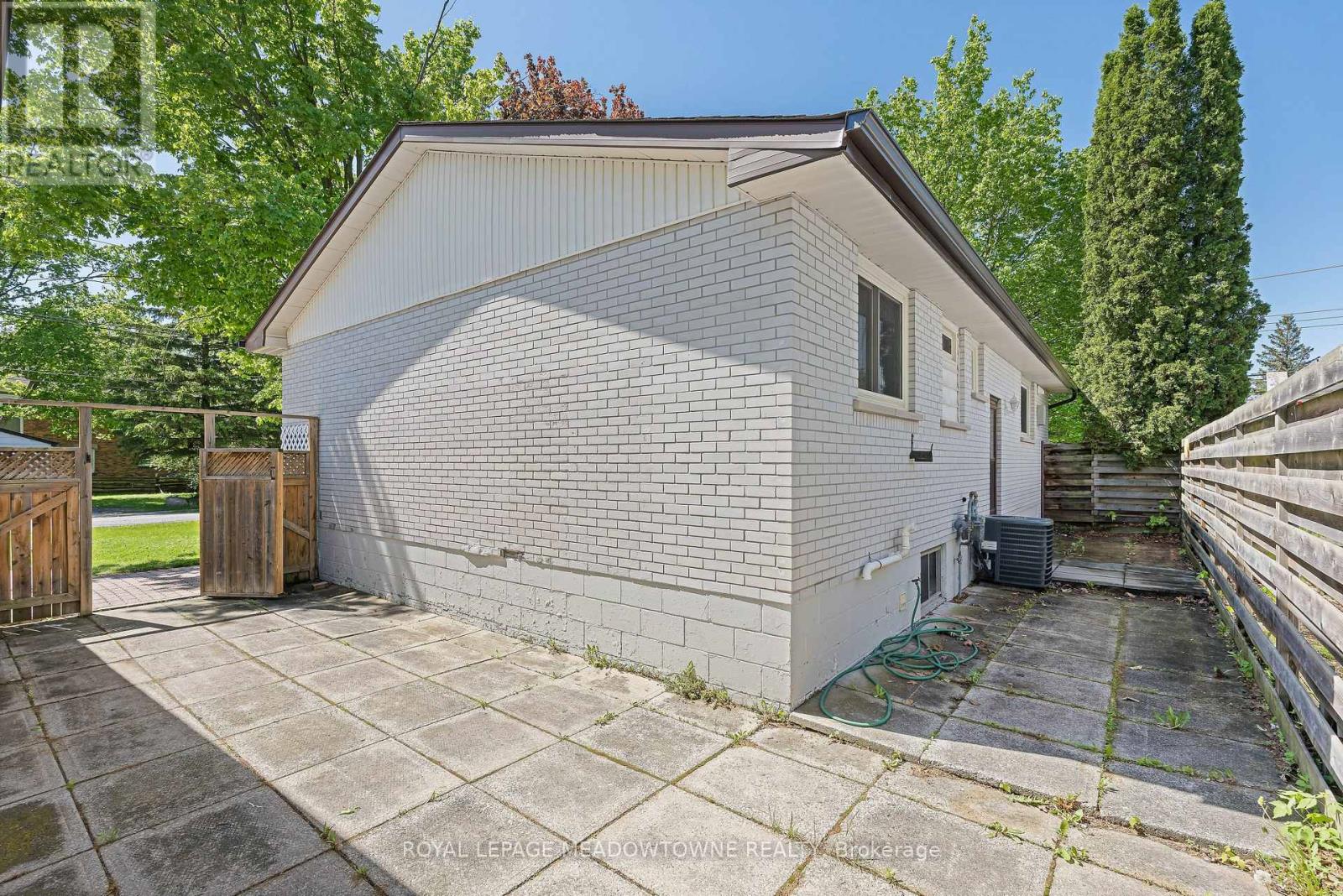 17 College Street, Halton Hills, Ontario  L7G 2N6 - Photo 32 - W13175958