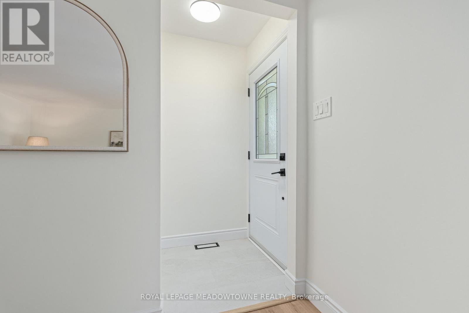 17 College Street, Halton Hills, Ontario  L7G 2N6 - Photo 7 - W13175958