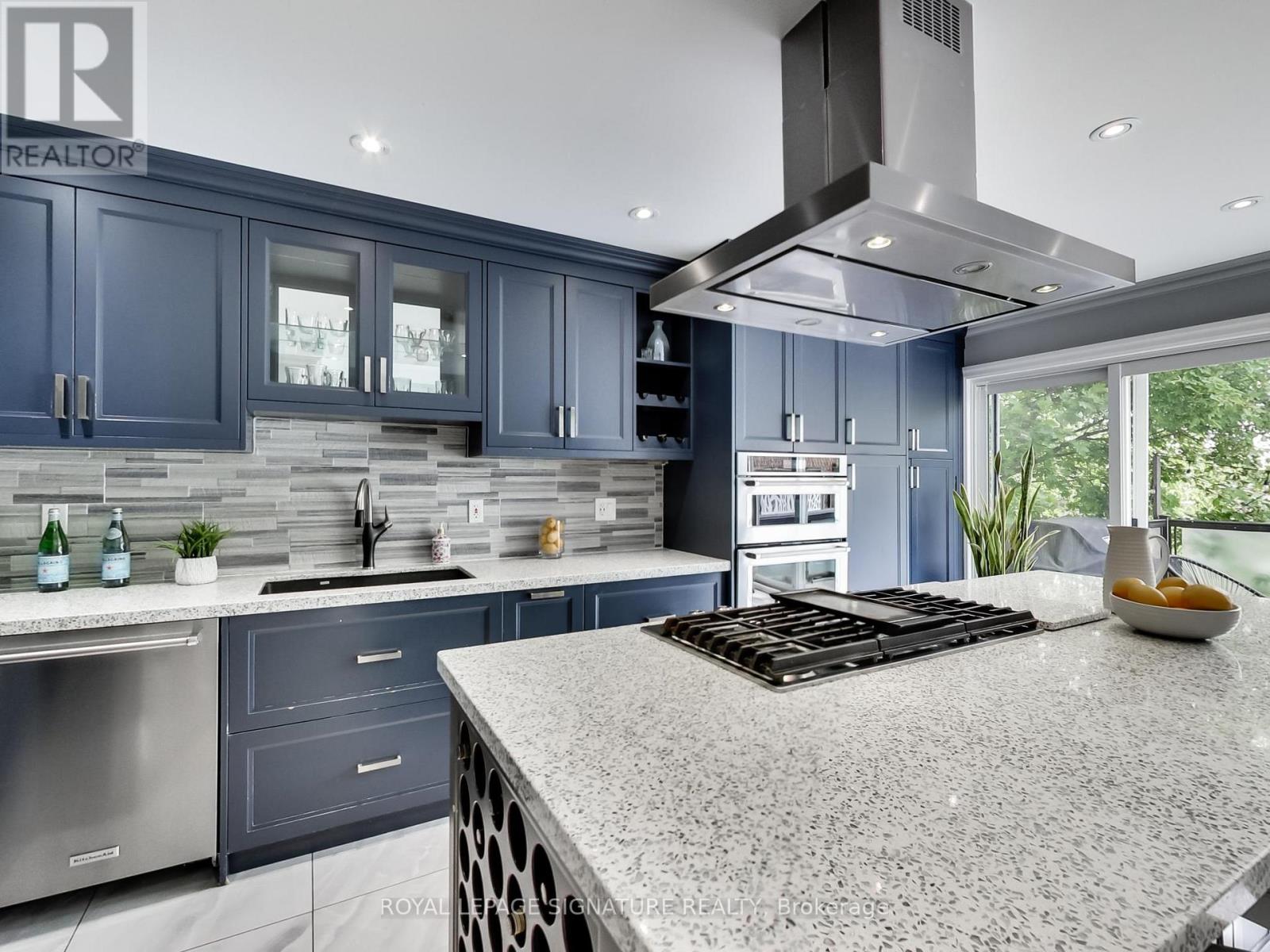 55 Cameron Avenue, Toronto, Ontario  M6M 1R1 - Photo 12 - W13176022