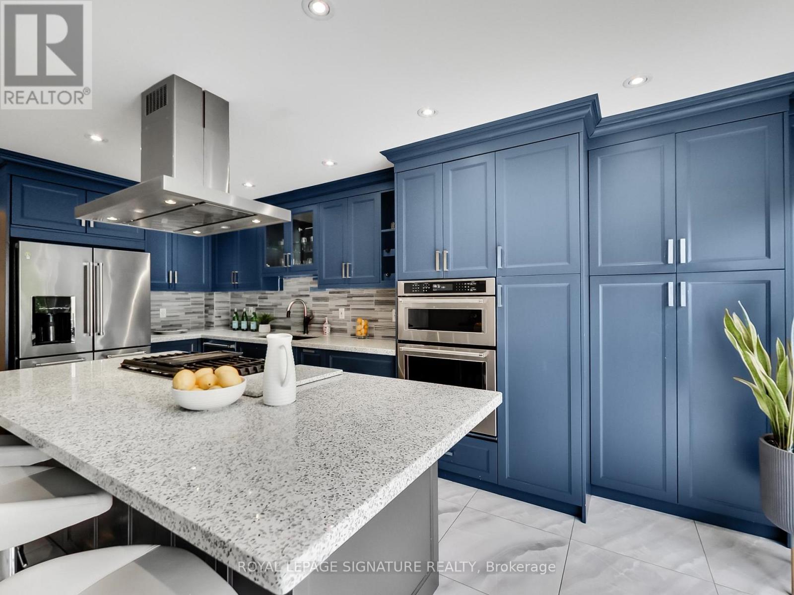 55 Cameron Avenue, Toronto, Ontario  M6M 1R1 - Photo 18 - W13176022