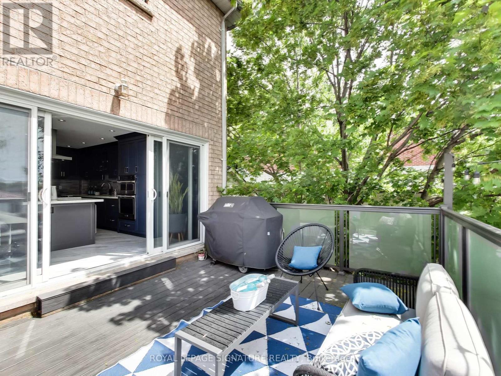 55 Cameron Avenue, Toronto, Ontario  M6M 1R1 - Photo 23 - W13176022