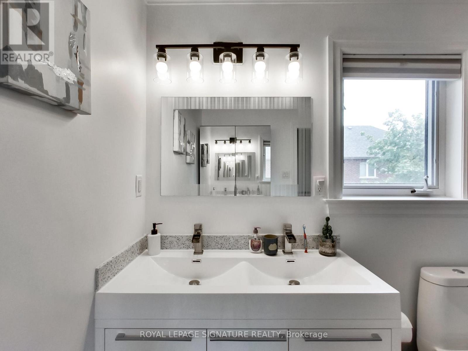 55 Cameron Avenue, Toronto, Ontario  M6M 1R1 - Photo 34 - W13176022