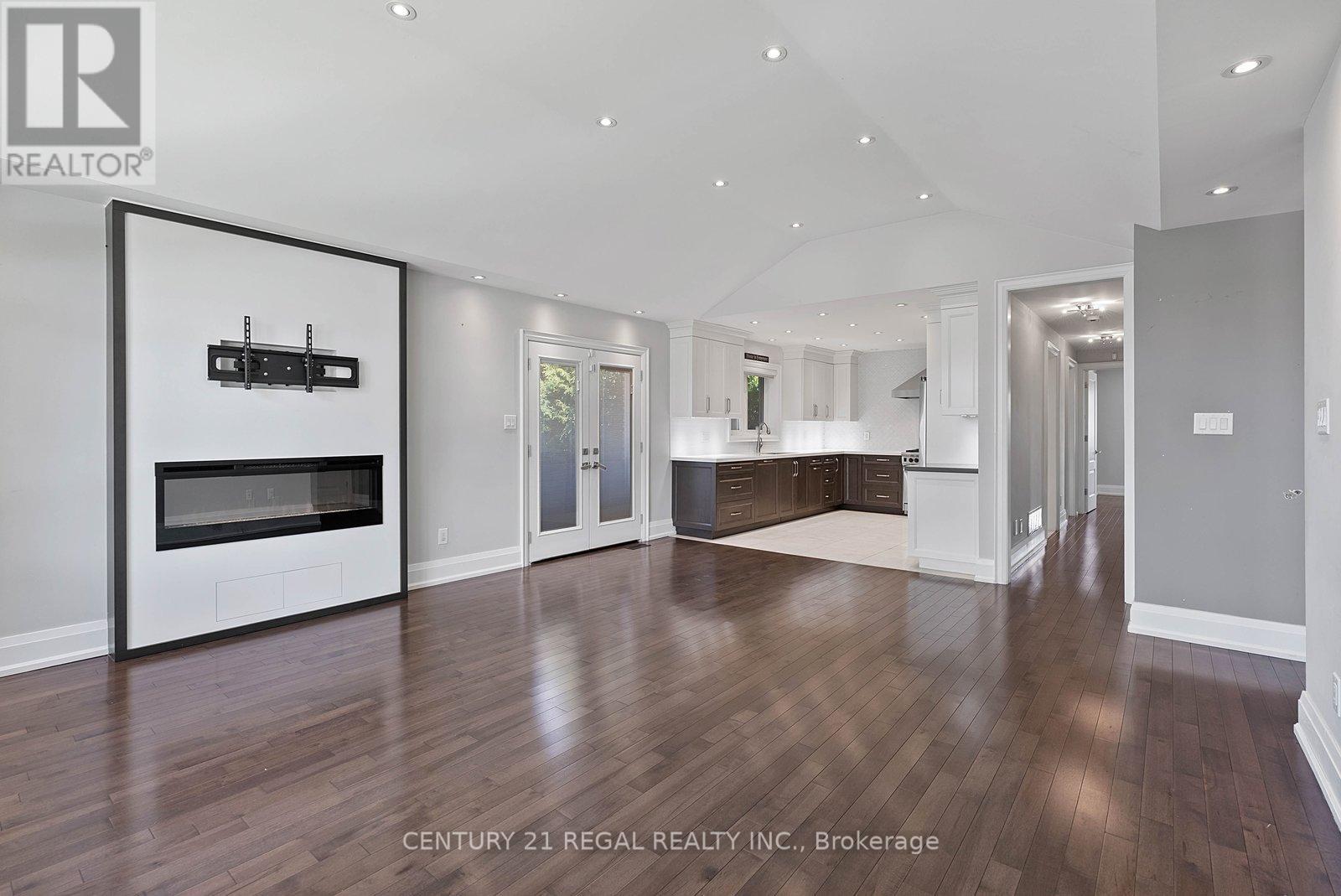 18 Rowse Crescent, Toronto, Ontario  M9P 3L5 - Photo 10 - W13176028