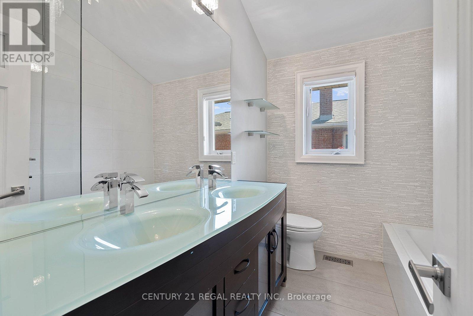 18 Rowse Crescent, Toronto, Ontario  M9P 3L5 - Photo 27 - W13176028