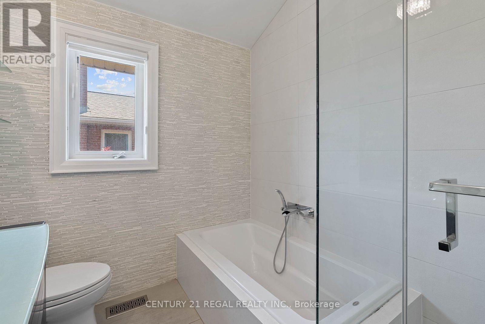 18 Rowse Crescent, Toronto, Ontario  M9P 3L5 - Photo 29 - W13176028