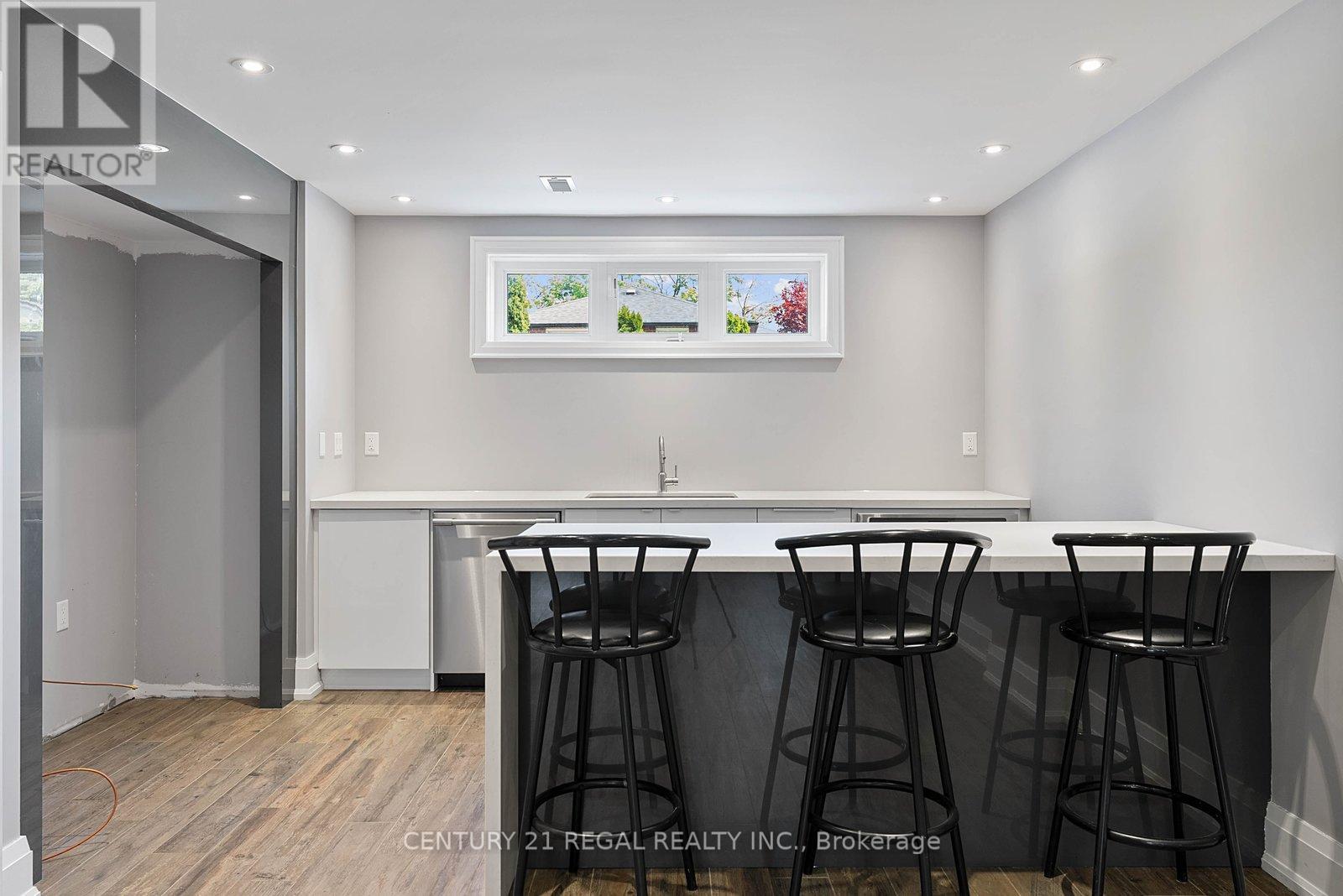 18 Rowse Crescent, Toronto, Ontario  M9P 3L5 - Photo 33 - W13176028