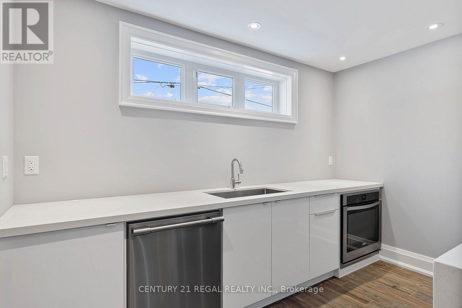 18 Rowse Crescent, Toronto, Ontario  M9P 3L5 - Photo 34 - W13176028