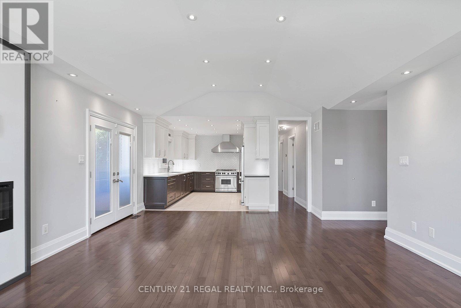 18 Rowse Crescent, Toronto, Ontario  M9P 3L5 - Photo 9 - W13176028