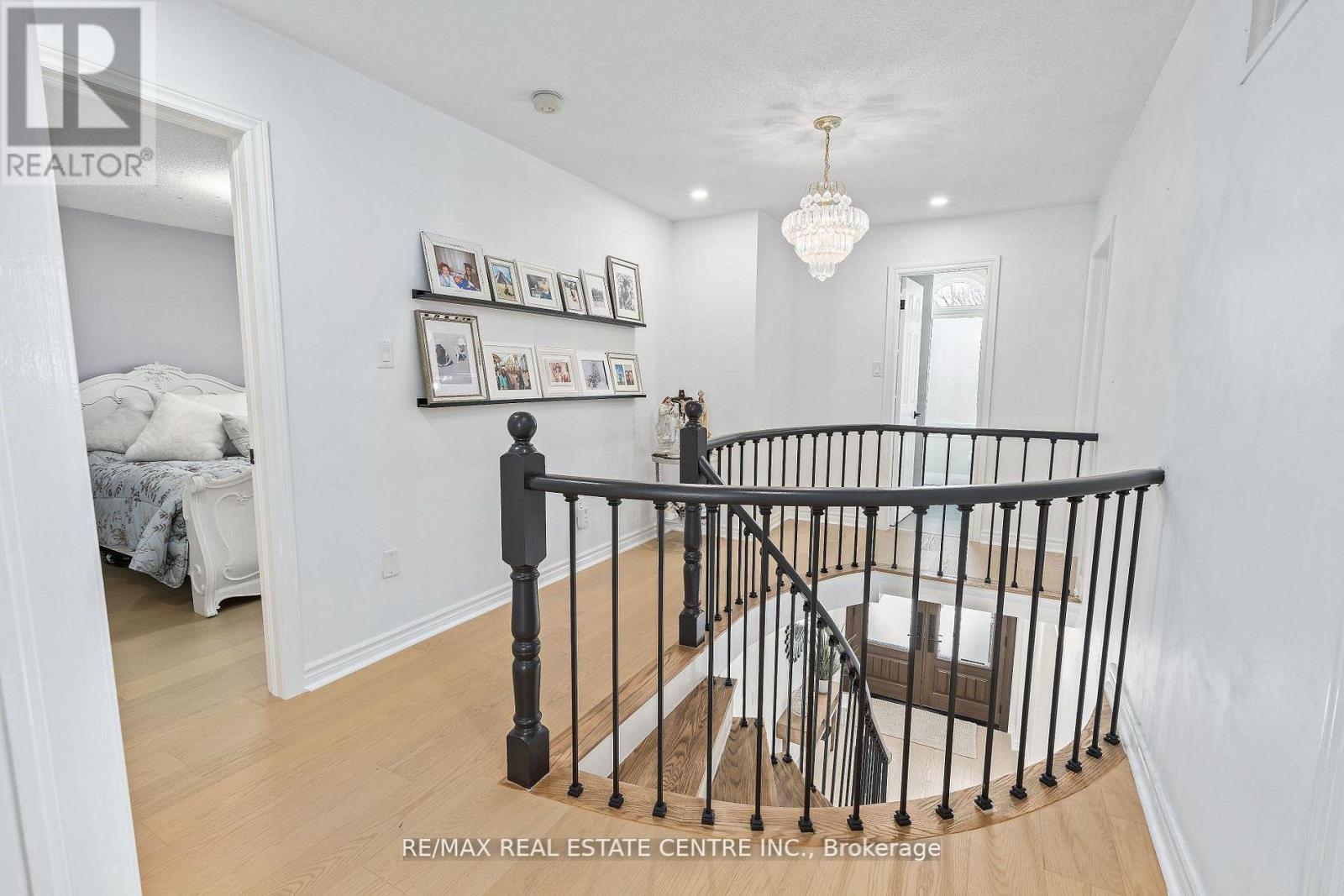20 Nixon Crescent, Halton Hills, Ontario  L7G 5K2 - Photo 14 - W13176096