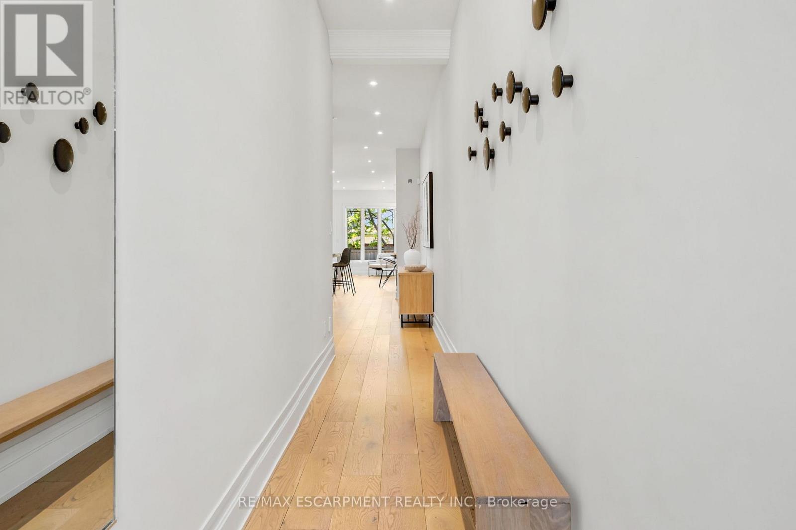38a Maple Avenue N, Mississauga, Ontario  L5H 2S1 - Photo 4 - W13176120