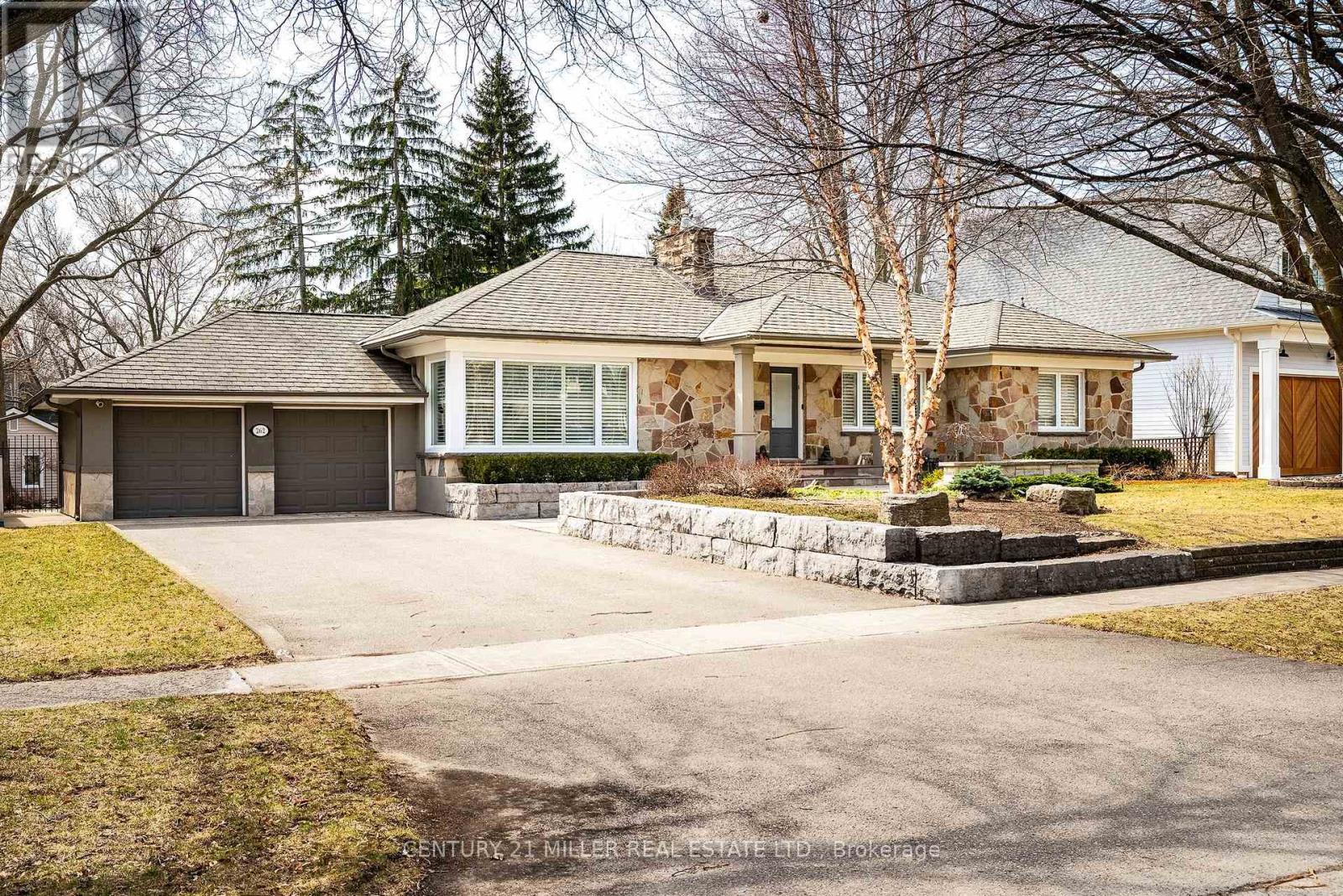 262 OAKWOOD CRESCENT, Oakville, Ontario