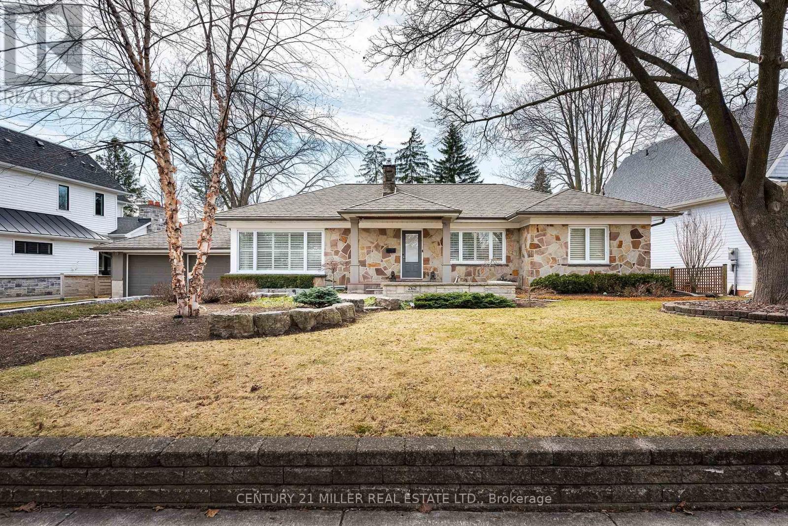 262 Oakwood Crescent, Oakville, Ontario  L6K 3M8 - Photo 2 - W13176146