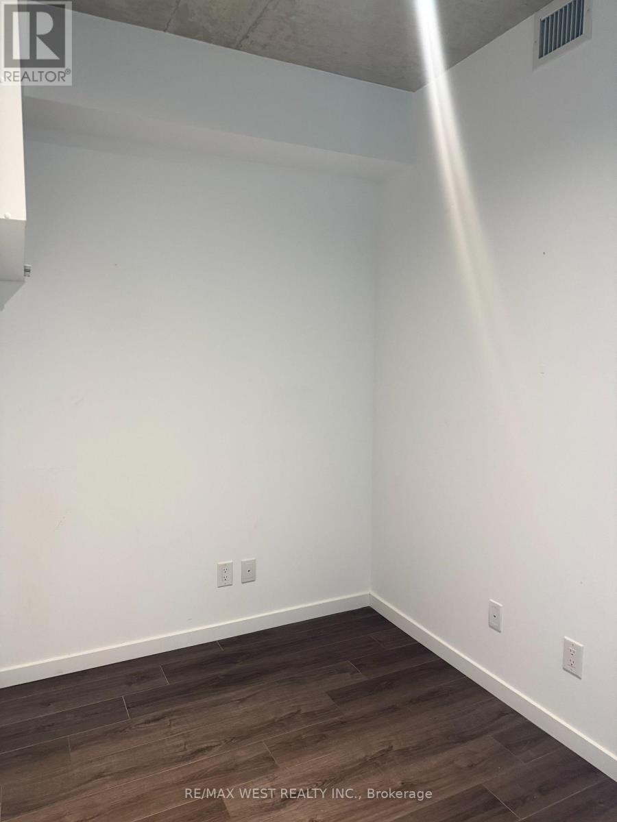 407 - 7 Smith Crescent, Toronto, Ontario  M8Z 0G3 - Photo 11 - W13176158