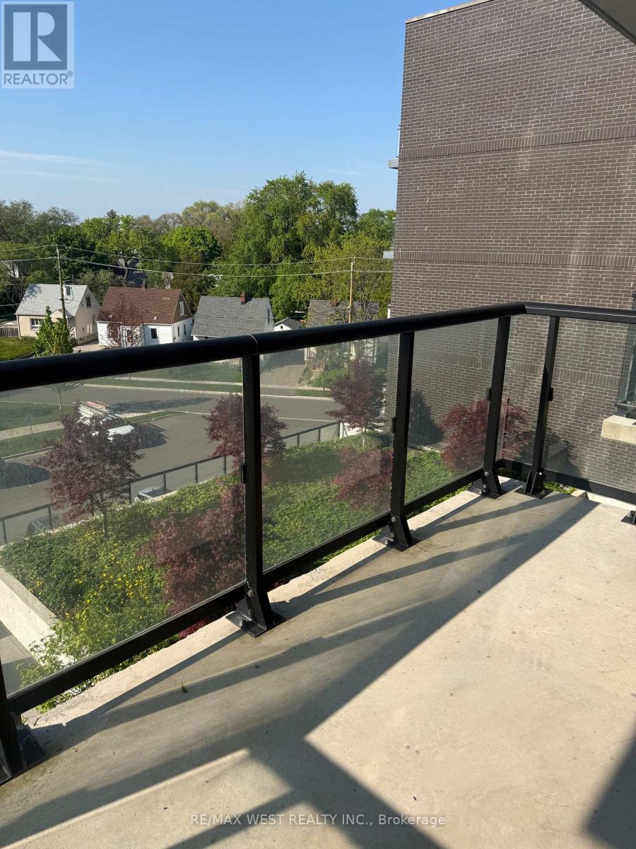 407 - 7 Smith Crescent, Toronto, Ontario  M8Z 0G3 - Photo 17 - W13176158