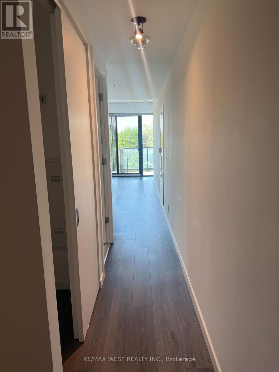 407 - 7 Smith Crescent, Toronto, Ontario  M8Z 0G3 - Photo 2 - W13176158