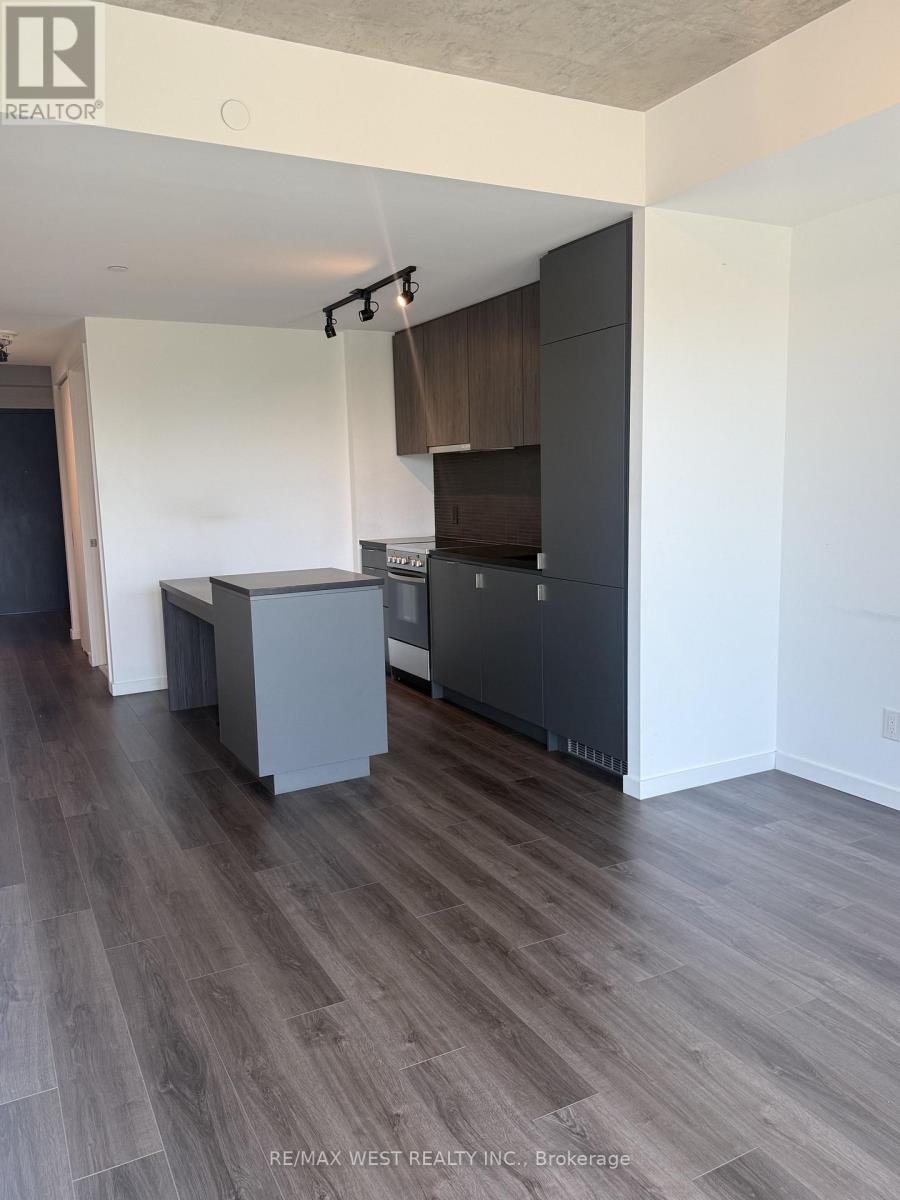 407 - 7 Smith Crescent, Toronto, Ontario  M8Z 0G3 - Photo 4 - W13176158