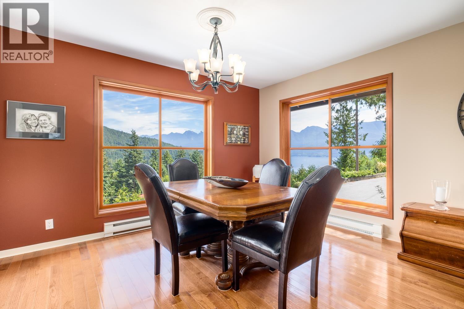 571 Roocroft Lane, Bowen Island, British Columbia  V0N 1G2 - Photo 1 - R3101199