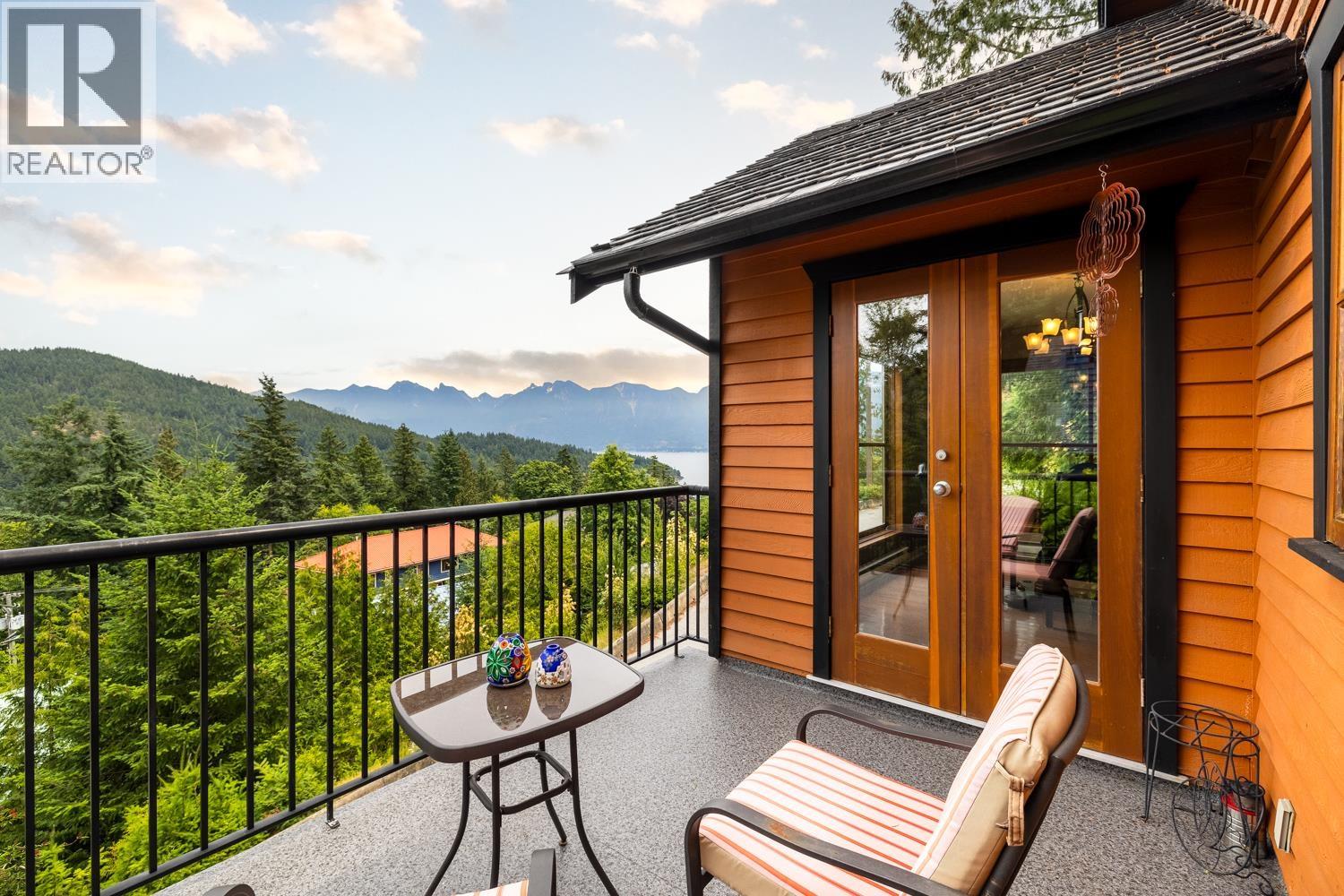 571 Roocroft Lane, Bowen Island, British Columbia  V0N 1G2 - Photo 3 - R3101199