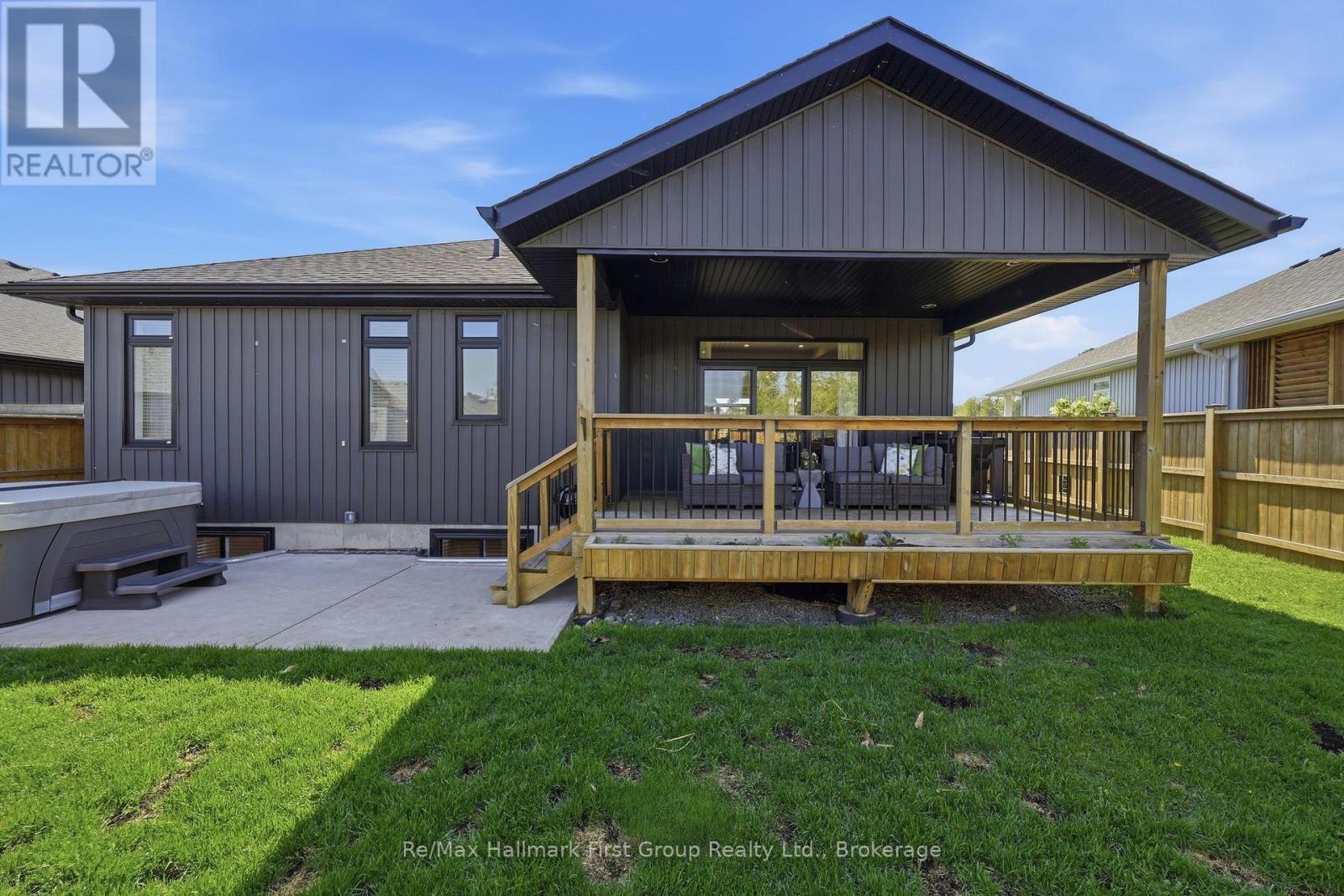 12 Ambrosia Terrace, Quinte West, Ontario  K8V 0G6 - Photo 32 - X13176206