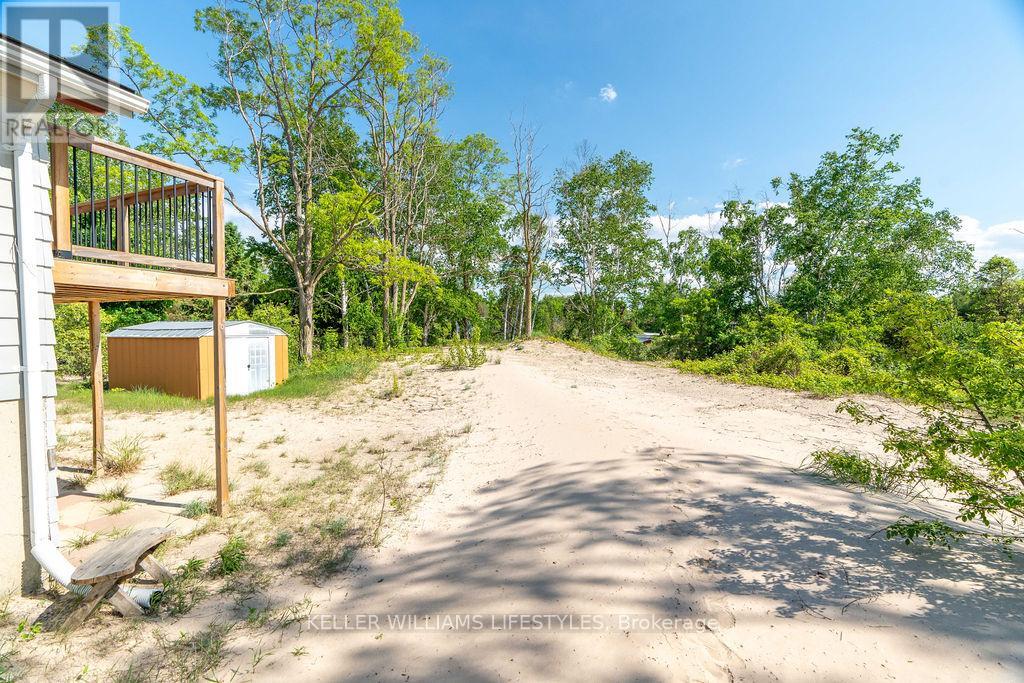 7403 Sanderson Road, Lambton Shores, Ontario  N0M 2L0 - Photo 30 - X13176294