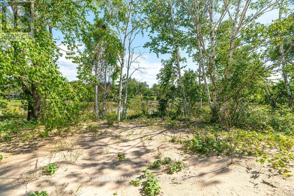 7403 Sanderson Road, Lambton Shores, Ontario  N0M 2L0 - Photo 32 - X13176294
