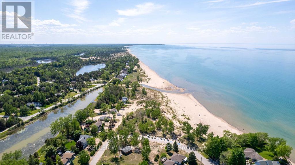 7403 Sanderson Road, Lambton Shores, Ontario  N0M 2L0 - Photo 37 - X13176294