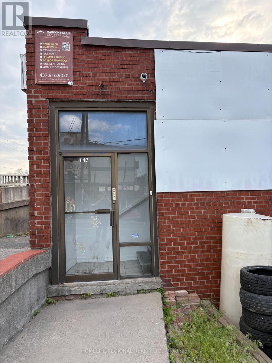 103 - 642 ROGERS ROAD, Toronto, Ontario