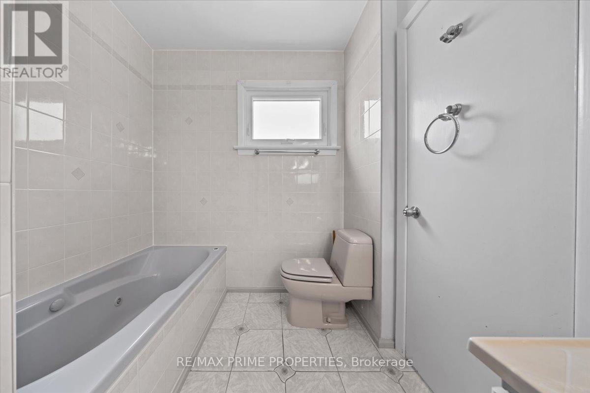 72 Crownhill Street, Ottawa, Ontario  K1J 7K8 - Photo 18 - X13063568