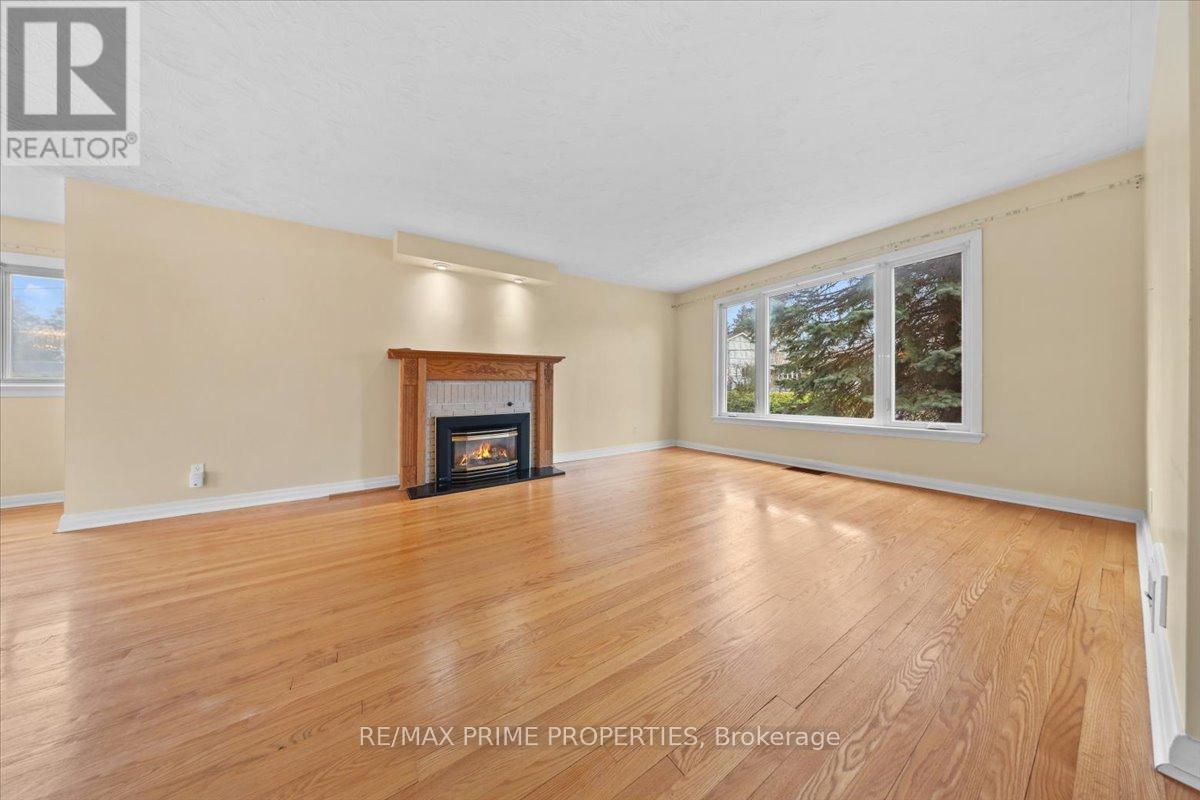 72 Crownhill Street, Ottawa, Ontario  K1J 7K8 - Photo 4 - X13063568