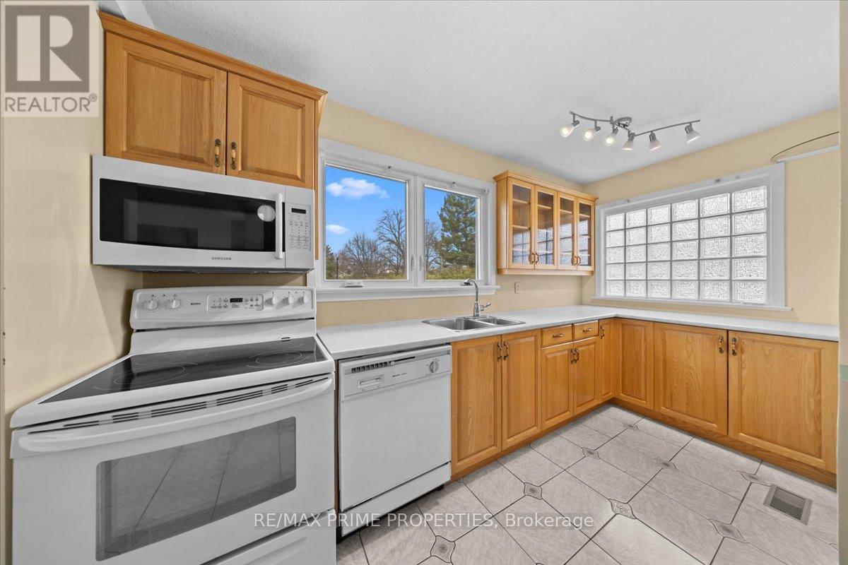 72 Crownhill Street, Ottawa, Ontario  K1J 7K8 - Photo 7 - X13063568