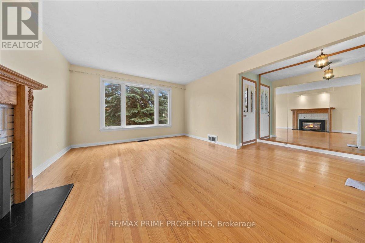 72 Crownhill Street, Ottawa, Ontario  K1J 7K8 - Photo 5 - X13063568