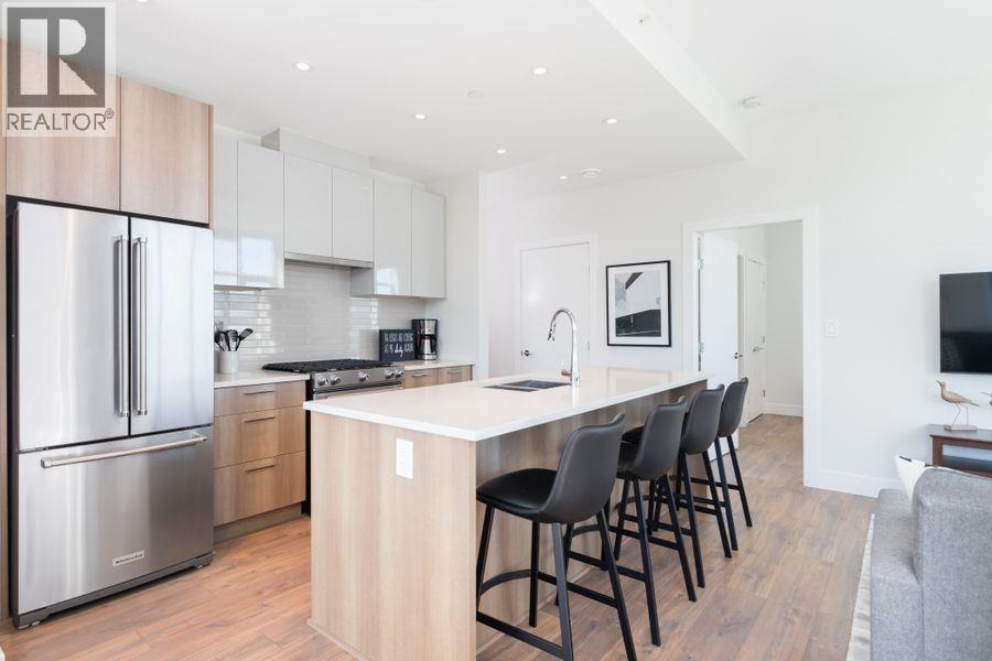 702 258 Nelson's Court, New Westminster, British Columbia  V3L 0J9 - Photo 2 - R3128063