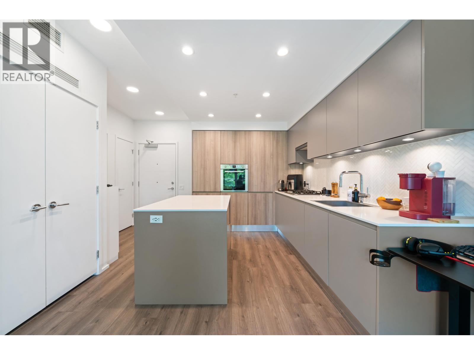 202 3809 Evergreen Place, Burnaby, British Columbia  V3J 0M1 - Photo 2 - R3128109