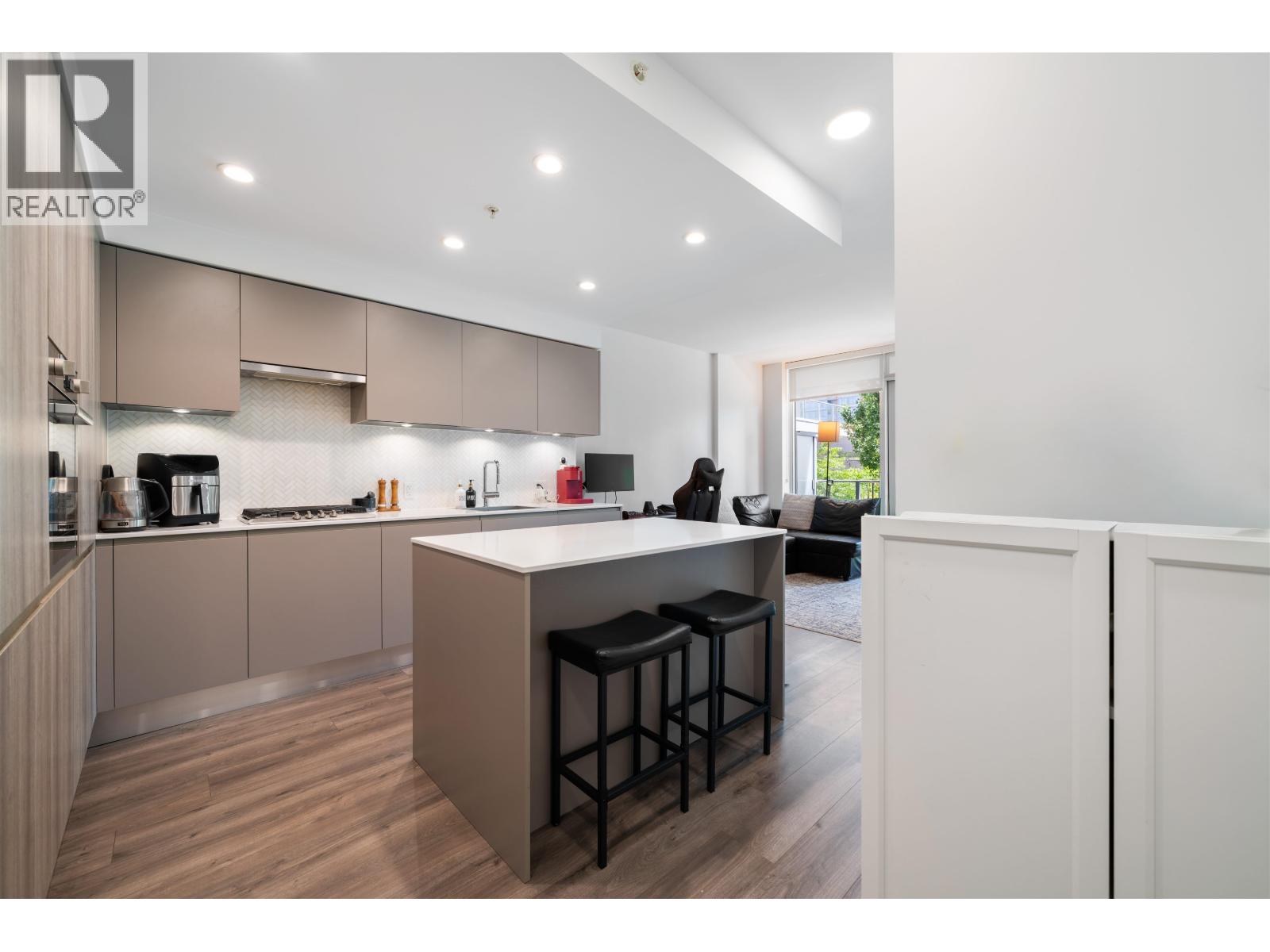 202 3809 Evergreen Place, Burnaby, British Columbia  V3J 0M1 - Photo 3 - R3128109