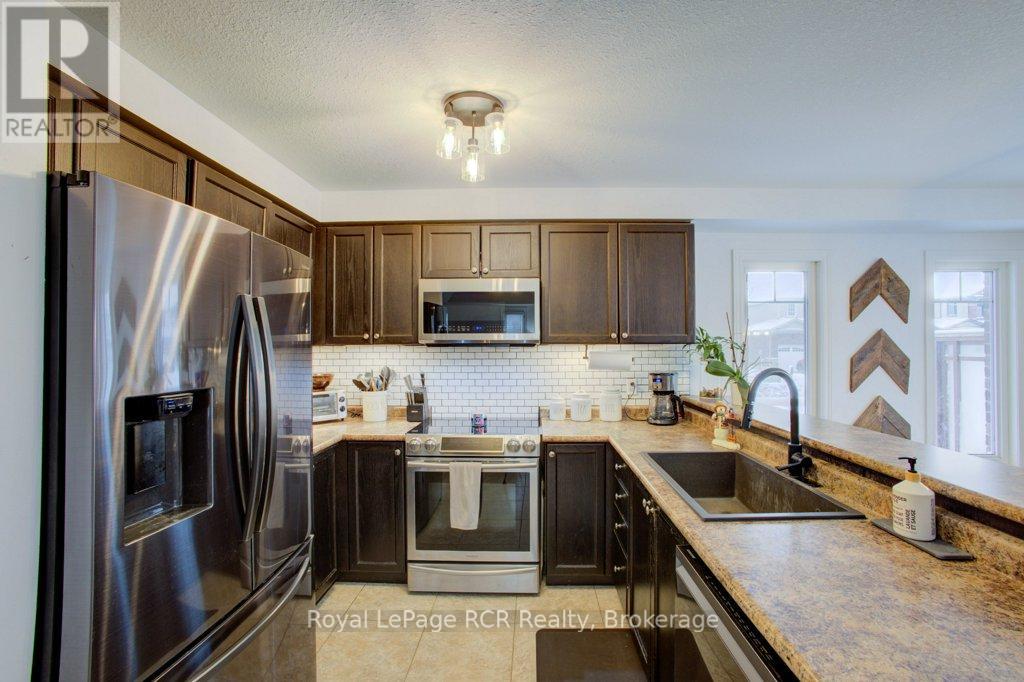 11 Green Street, Mapleton, Ontario  N0G 1P0 - Photo 10 - X13176198