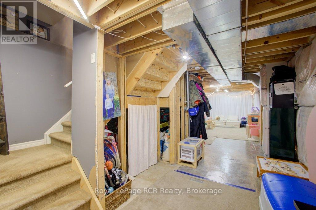 11 Green Street, Mapleton, Ontario  N0G 1P0 - Photo 24 - X13176198